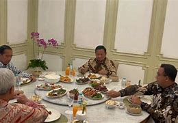 Jokowi Makan Bersama Prabowo